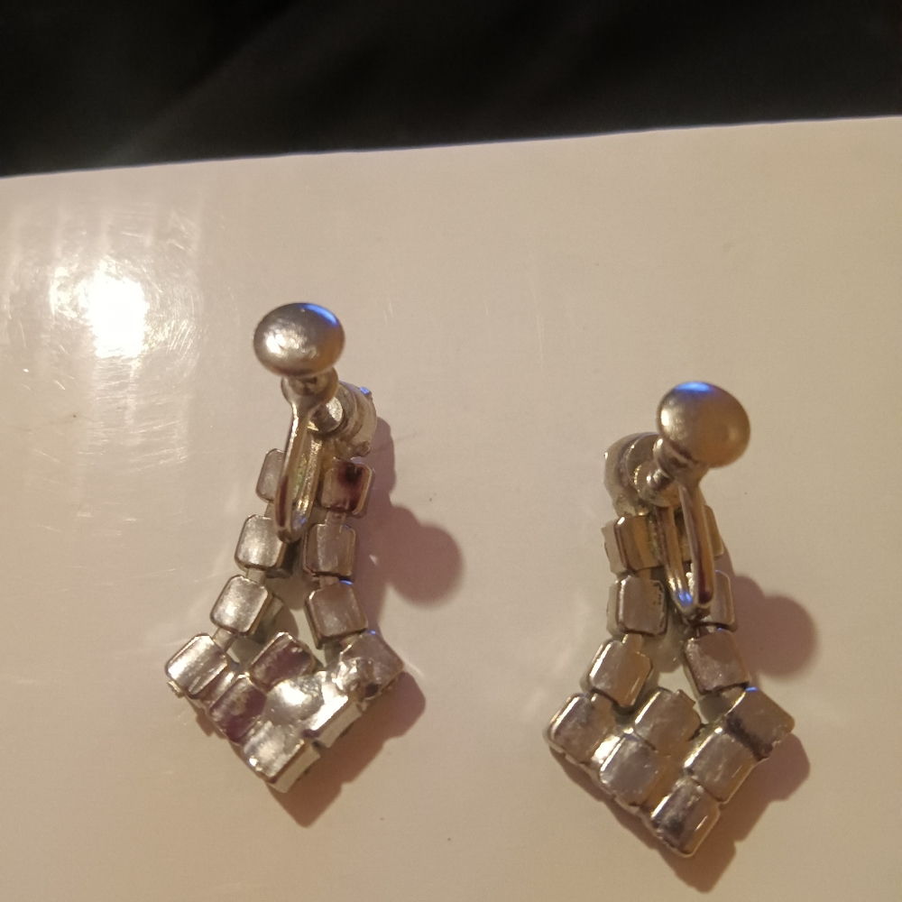 Earrings - Picture 4 of 4